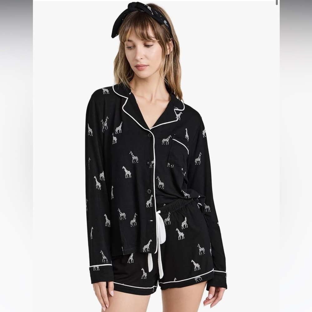 NWT ⭐️ Gift idea ⭐️PJ Salvage Black Giraffe Manor Pajama Set